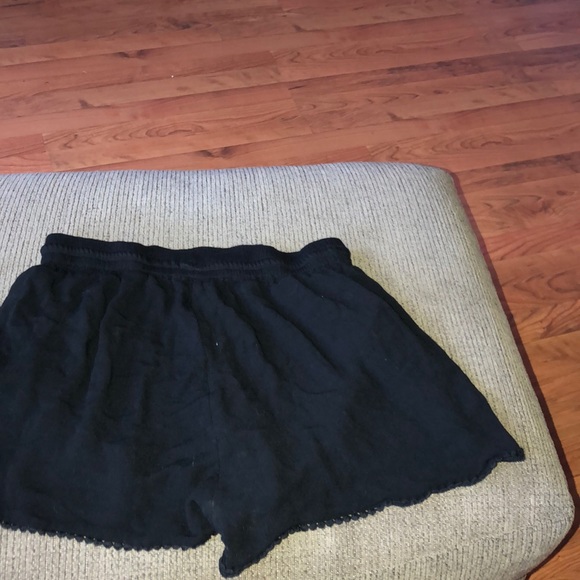 Shorts - Picture 3 of 3